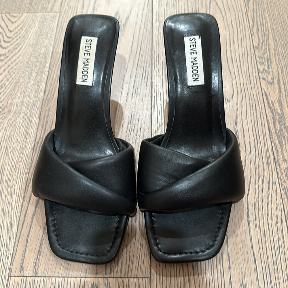Steve Madden black Leather kitten heels